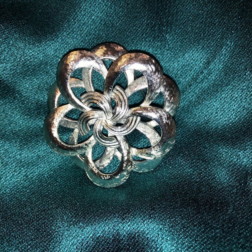 Vintage brooch, no brand markings - Picture 1 of 2